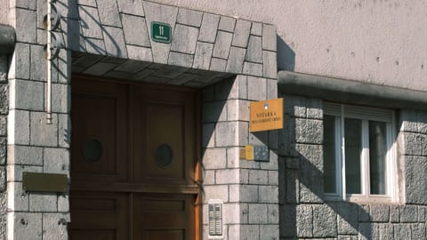 DSCF4753 Cigaletova ulica, Ljubljana, Slovenia | XF16-55mm f5.4 1/1500s ISO320