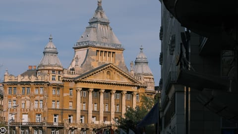 DSCF5838 Bécsi utca, Budapest, Hungary | XF90mm f6.9 1/840s ISO320