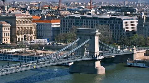 DSCF6608 Országház utca, Budapest, Hungary | XF90mm f6.9 1/480s ISO320