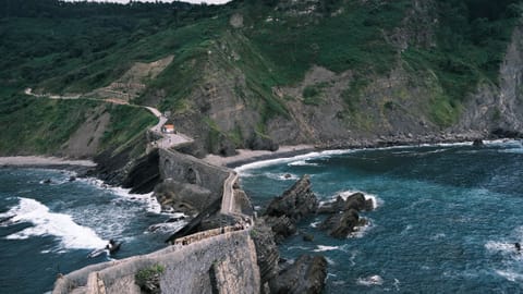 DSCF6933 Gaztelugatxe Bridge, Bakio, Spain | XF18mm f5.0 1/500s ISO500
