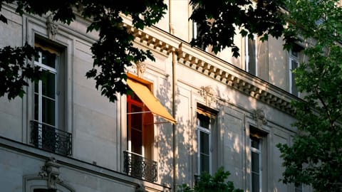 DSCF0865 Rue Jean Mermoz, 8th Arrondissement of Paris, Paris | XF90mm f6.6 1/270s ISO1600
