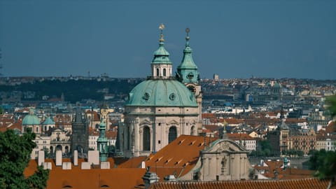 DSCF5575 Kajetánské terasy, Hradčany, Prague | XF90mm f2.0 1/33000s ISO500