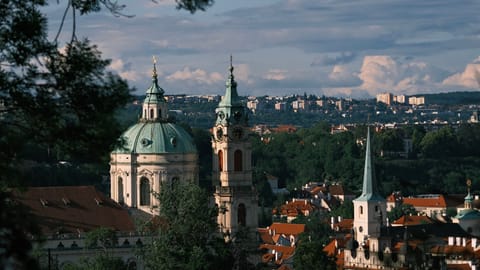 DSCF4837 Hellichova, Prague, Czechia | XF90mm f2.3 1/33000s ISO640