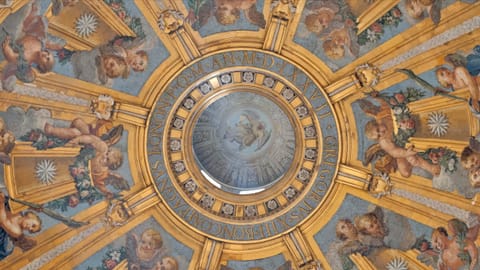 DSCF1929 Saint Peters Basilica, Via Fontenelle, Vatican City | XF90mm f4.0 1/100s ISO3200
