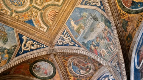 DSCF1428 Vatican Museums, Leo XIII Avenue, Vatican City | XF16-55mm f3.0 1/12s ISO800